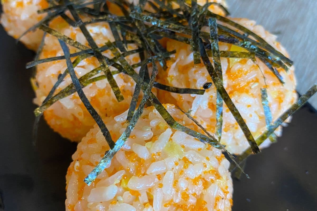 Tobiko Rice Ball 날치알 주먹밥 (5pcs)