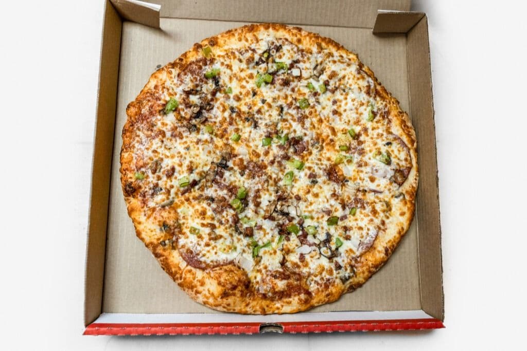16" Deluxe Pizza