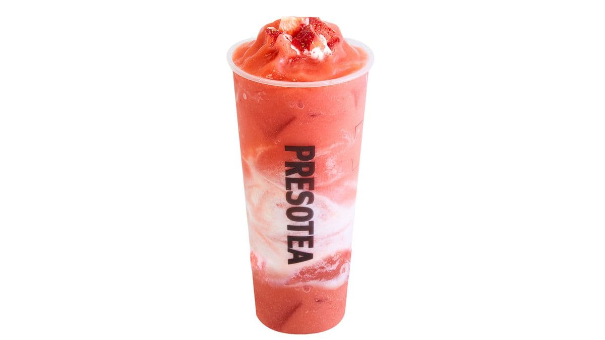 Strawberry Cheese Cloud / Frappé glacé mousse au fromage aux fraises