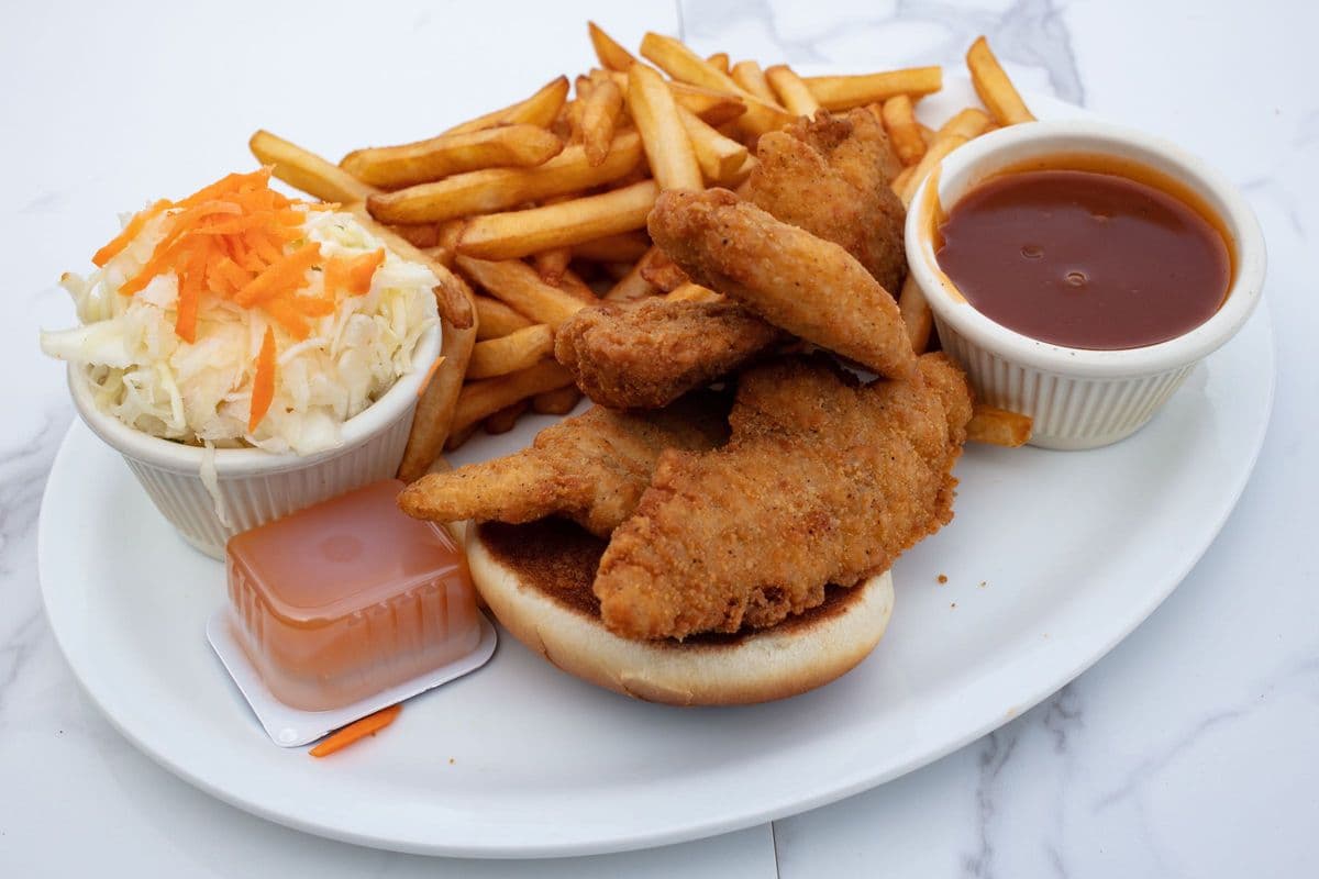 6. Filets de poulet( 4) / Chicken Strips(4 pcs)