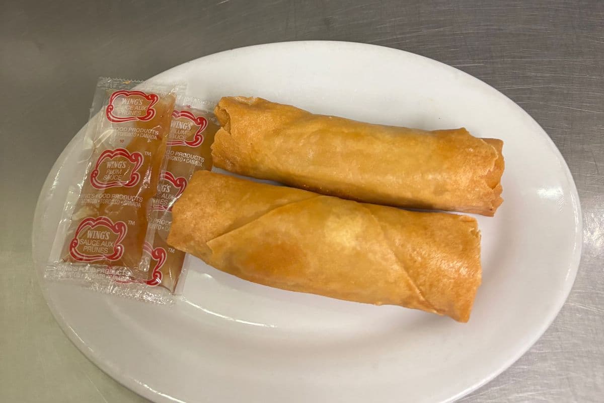 A1. Spring Roll (2 pcs)