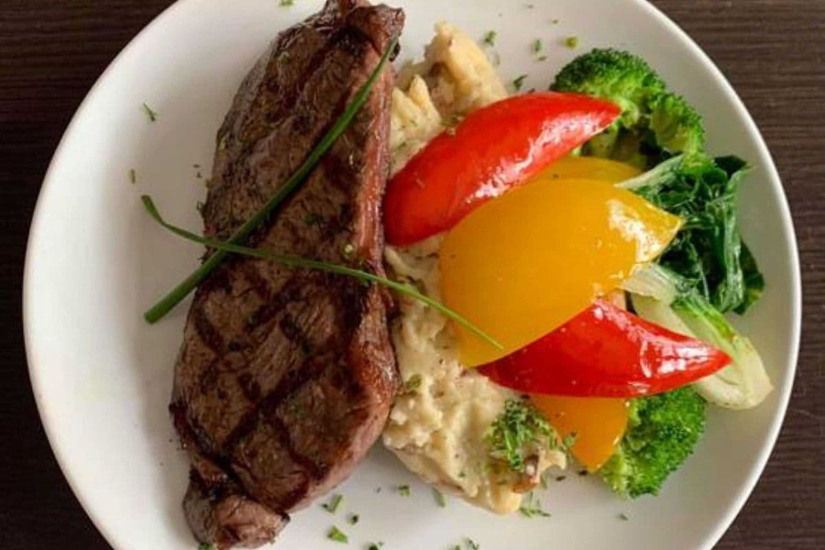 NY Steak and Fries (8 oz) (80z) (500 Cal)