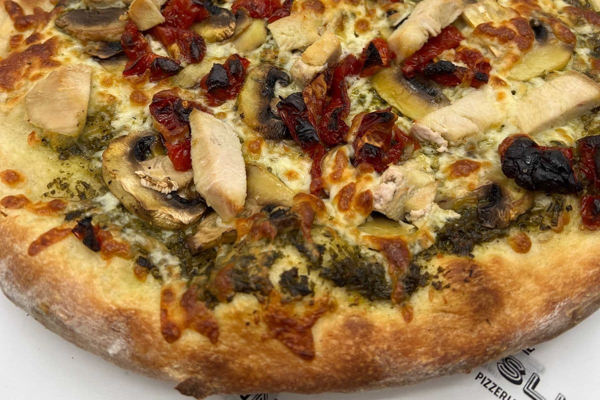 X-Large Pollo Al Basilico Pizza