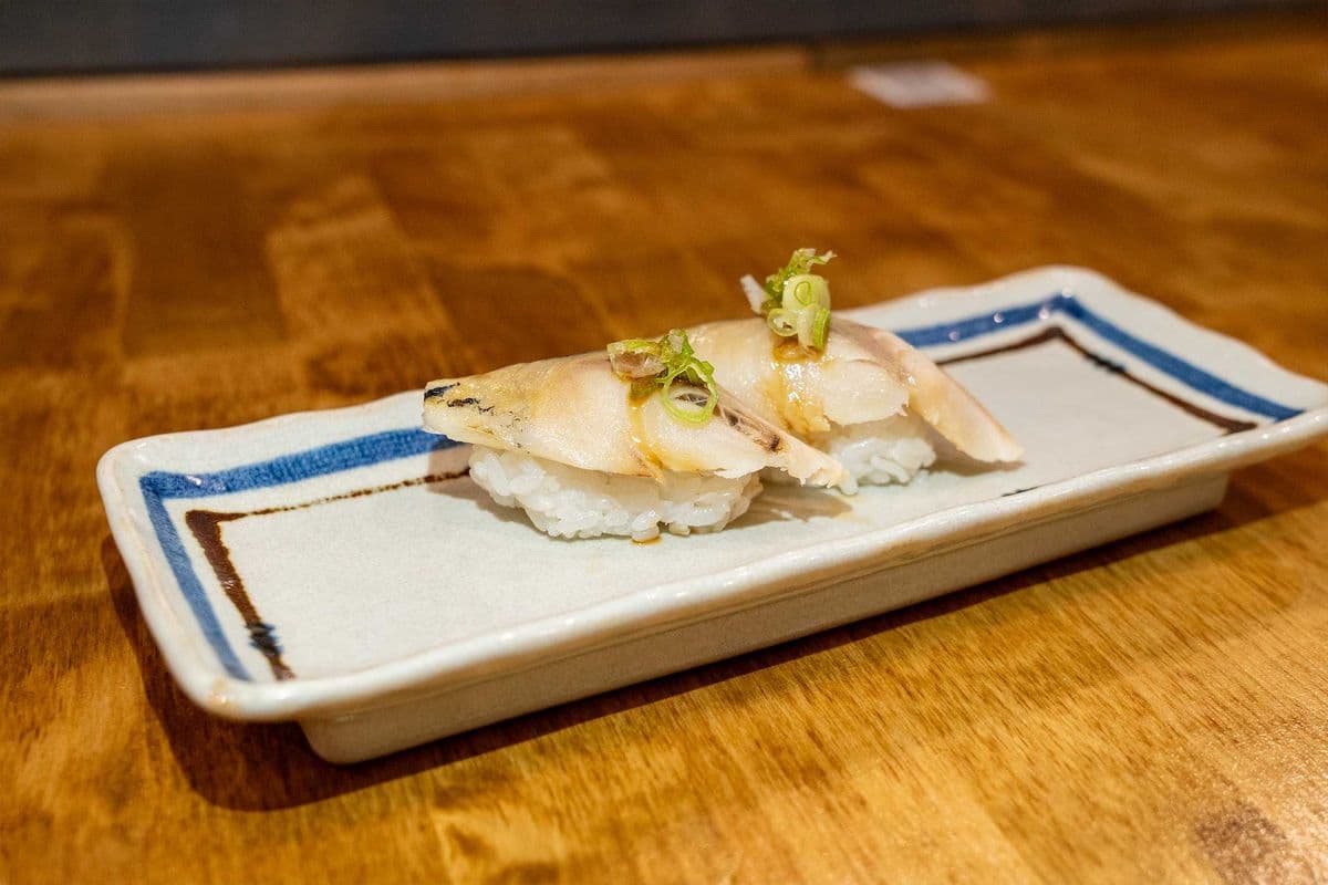 Saba Nigiri Sushi (1 pc)