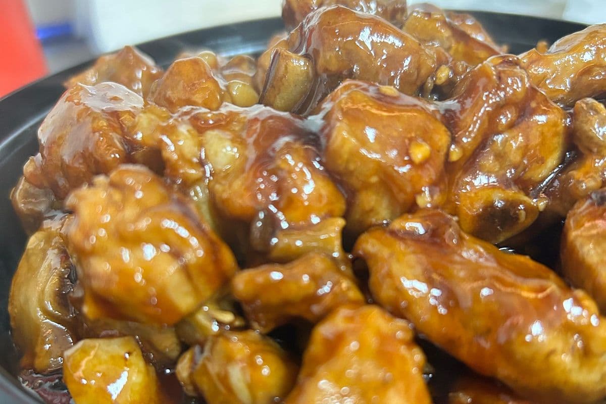 24. Honey Garlic Spare Ribs