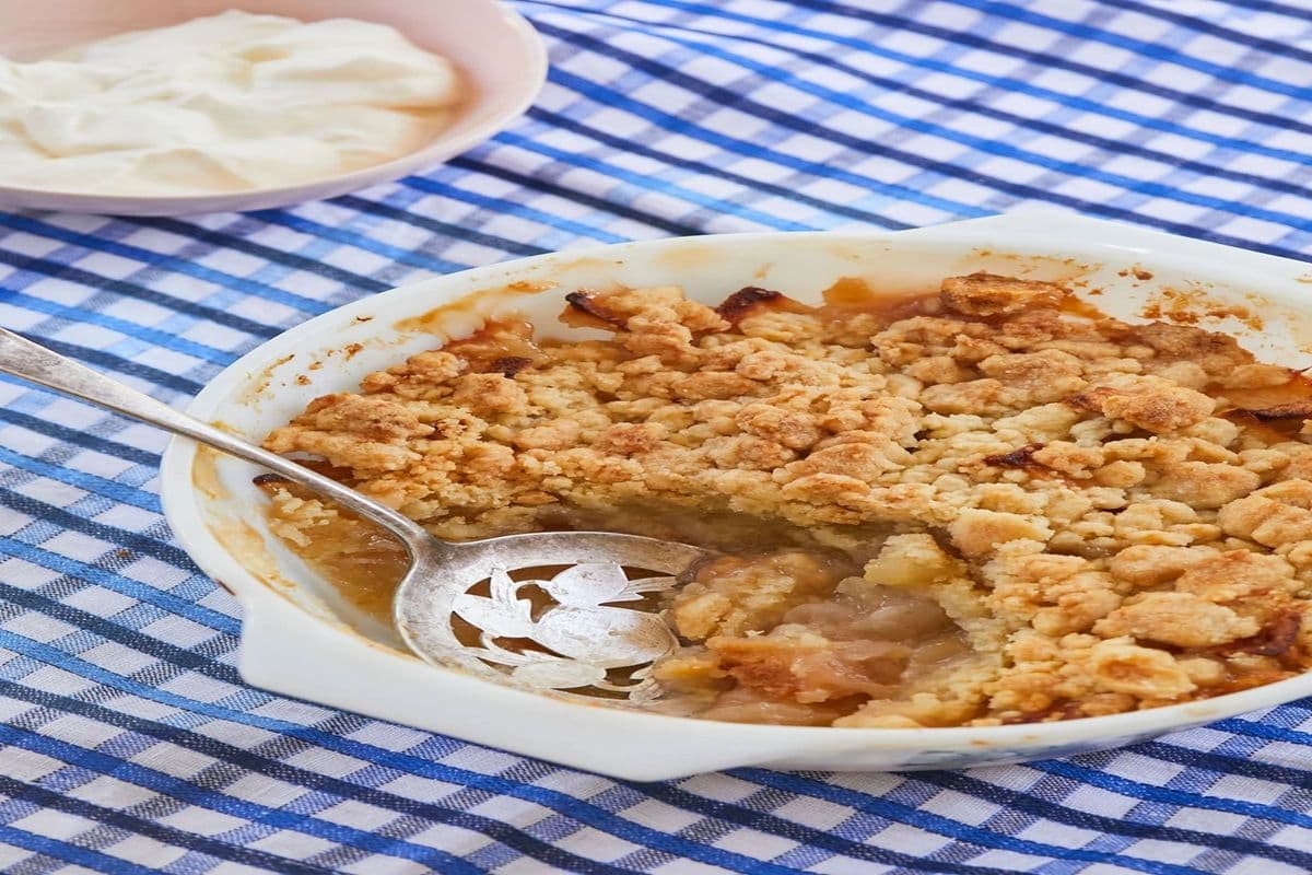 Apple Crumble Dessert (630 Cals)