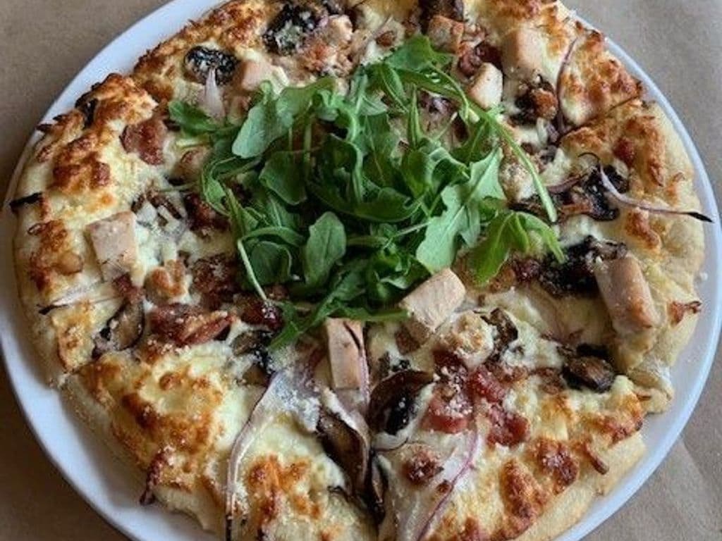 Pollo Alfredo Pizza