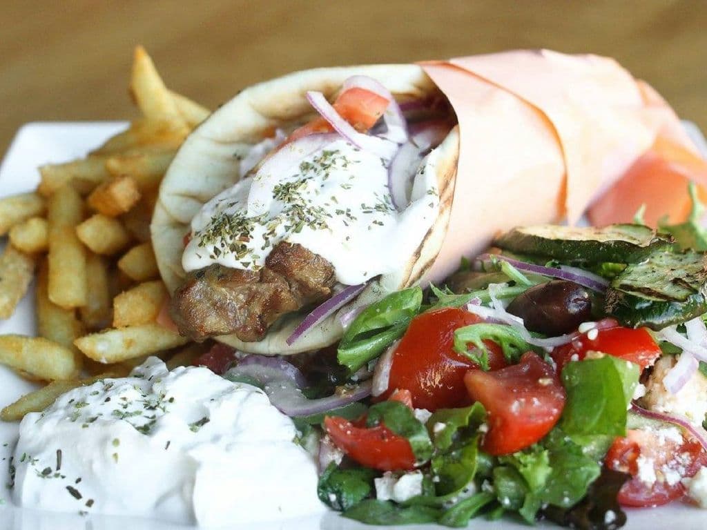 *ASSIETTE PITA SOUVLAKI PORC (1)
