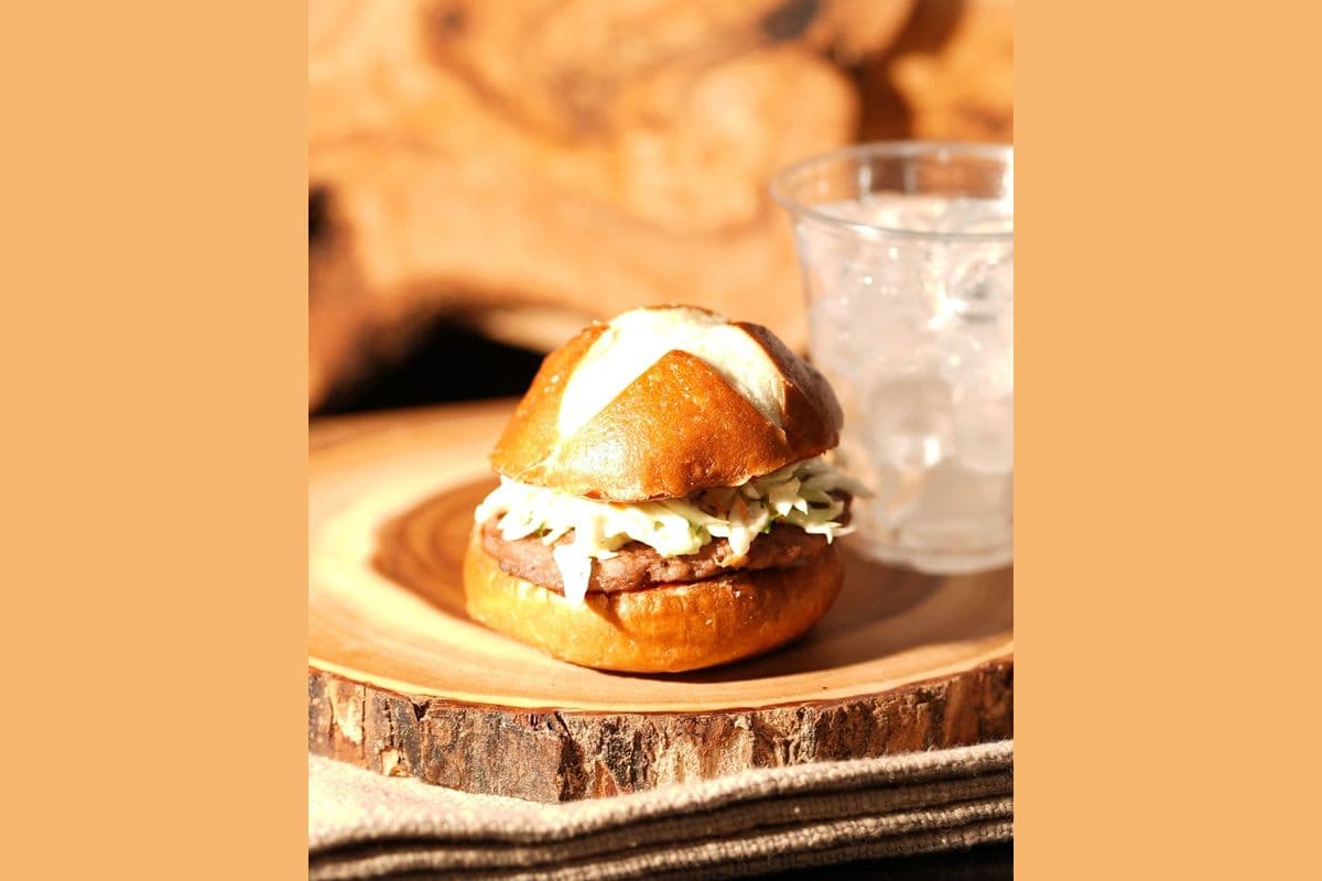 Oinker Delight(BOAR BURGER)