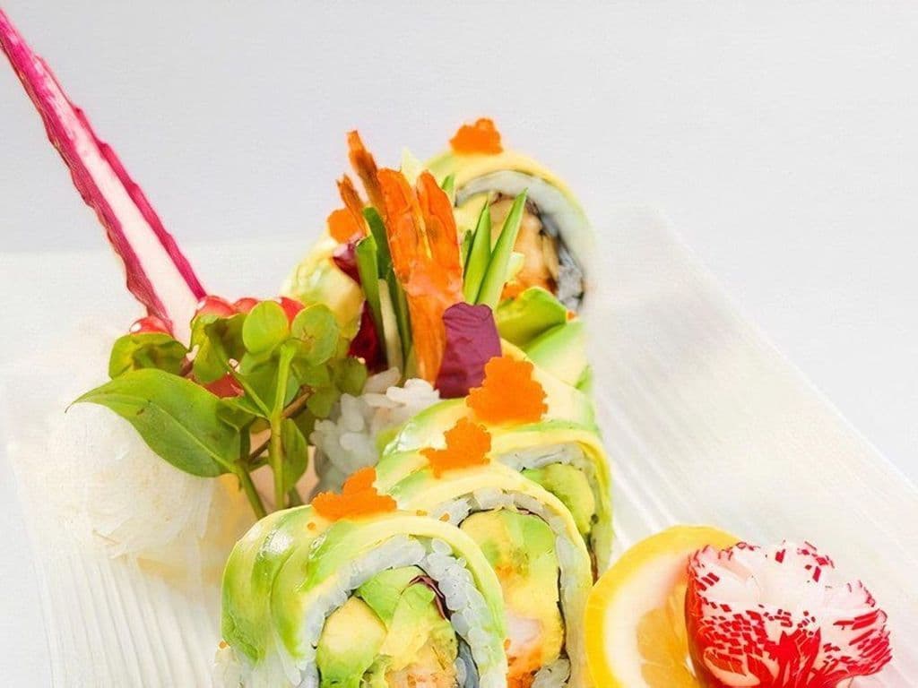 Green Dragon Roll (8 pcs)