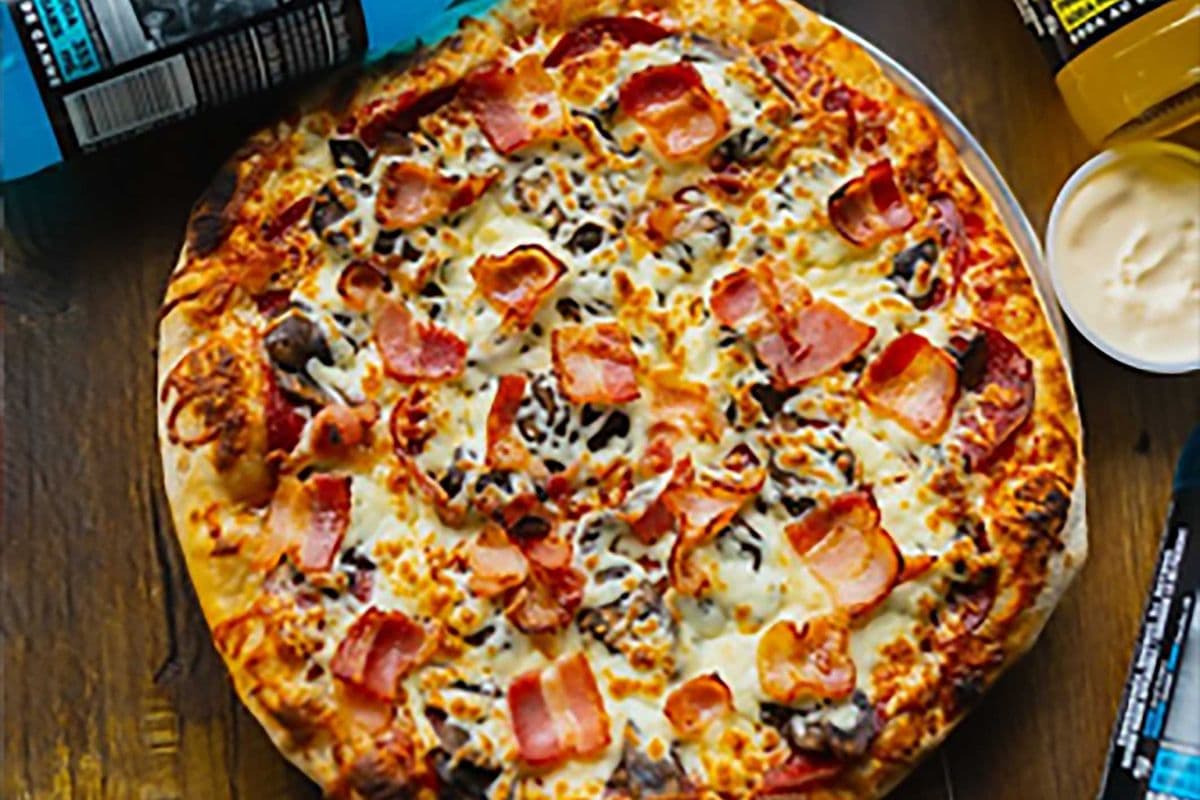 12" Canadian Pizza (8 slices)