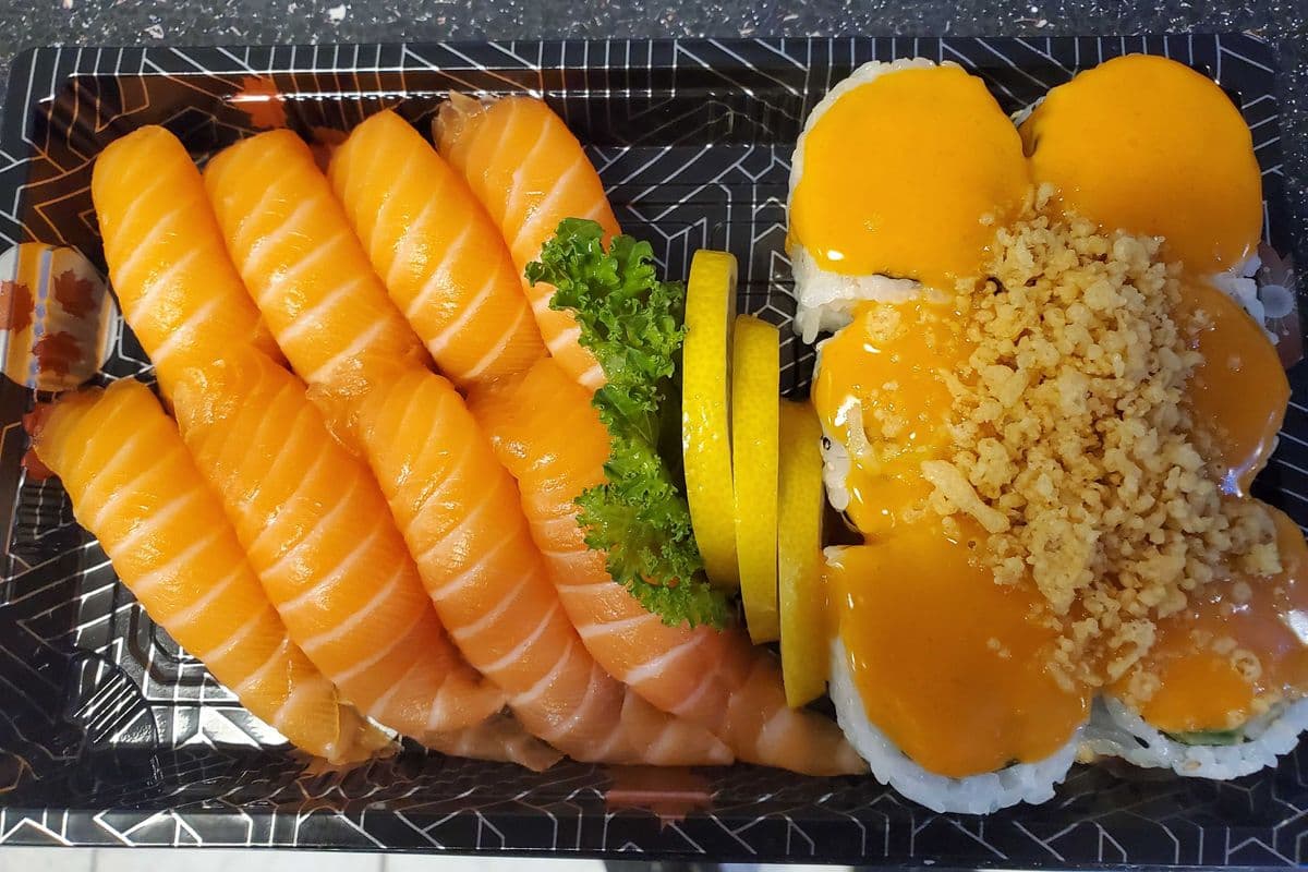 Salmon Sushi Set