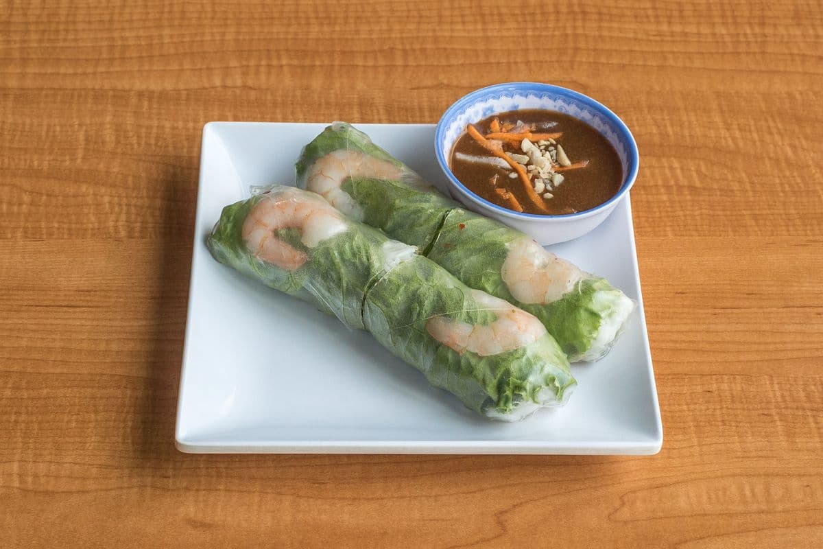 A104. Fresh Rice Paper Rolls with Shrimp and Pork - Goi Cuon Tom Thit