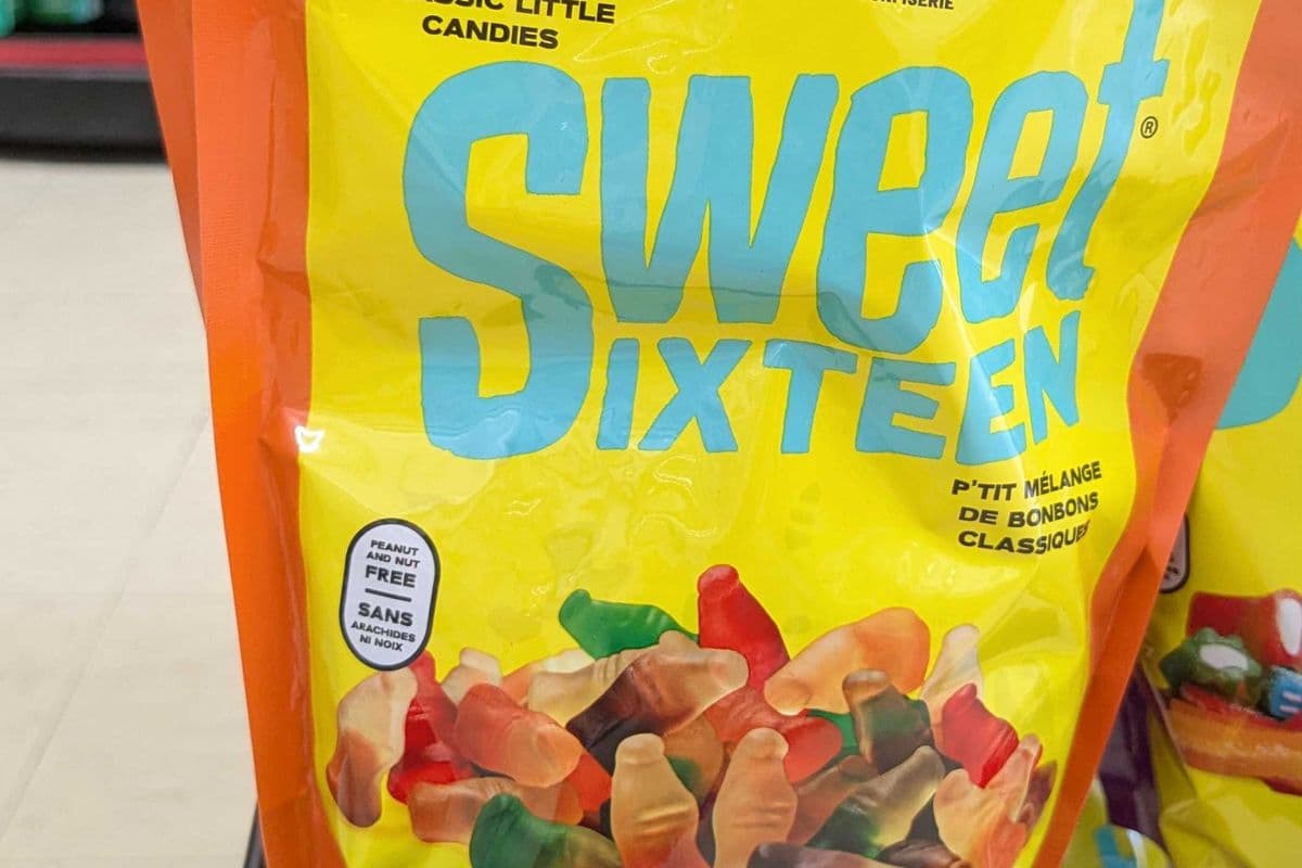 Sweet sixteen mini cola (400g) (140 Cal)