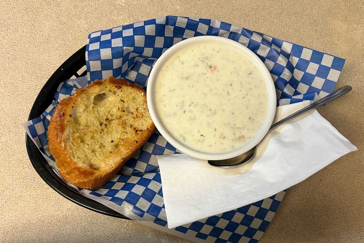 Boston White Seafood Chowder