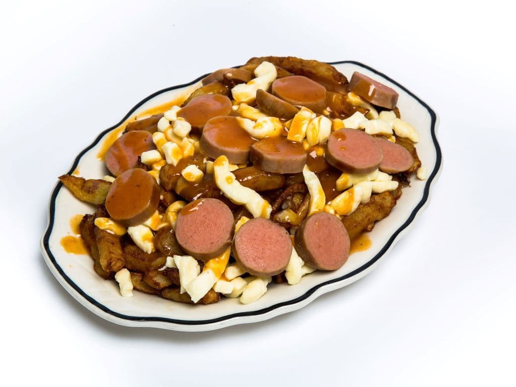 Petite poutine aux saucisses / Small Sausages Poutine