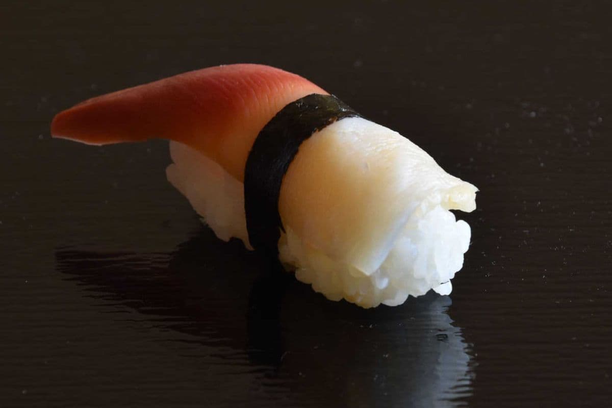 Surf Clam (Hokki) Nigiri