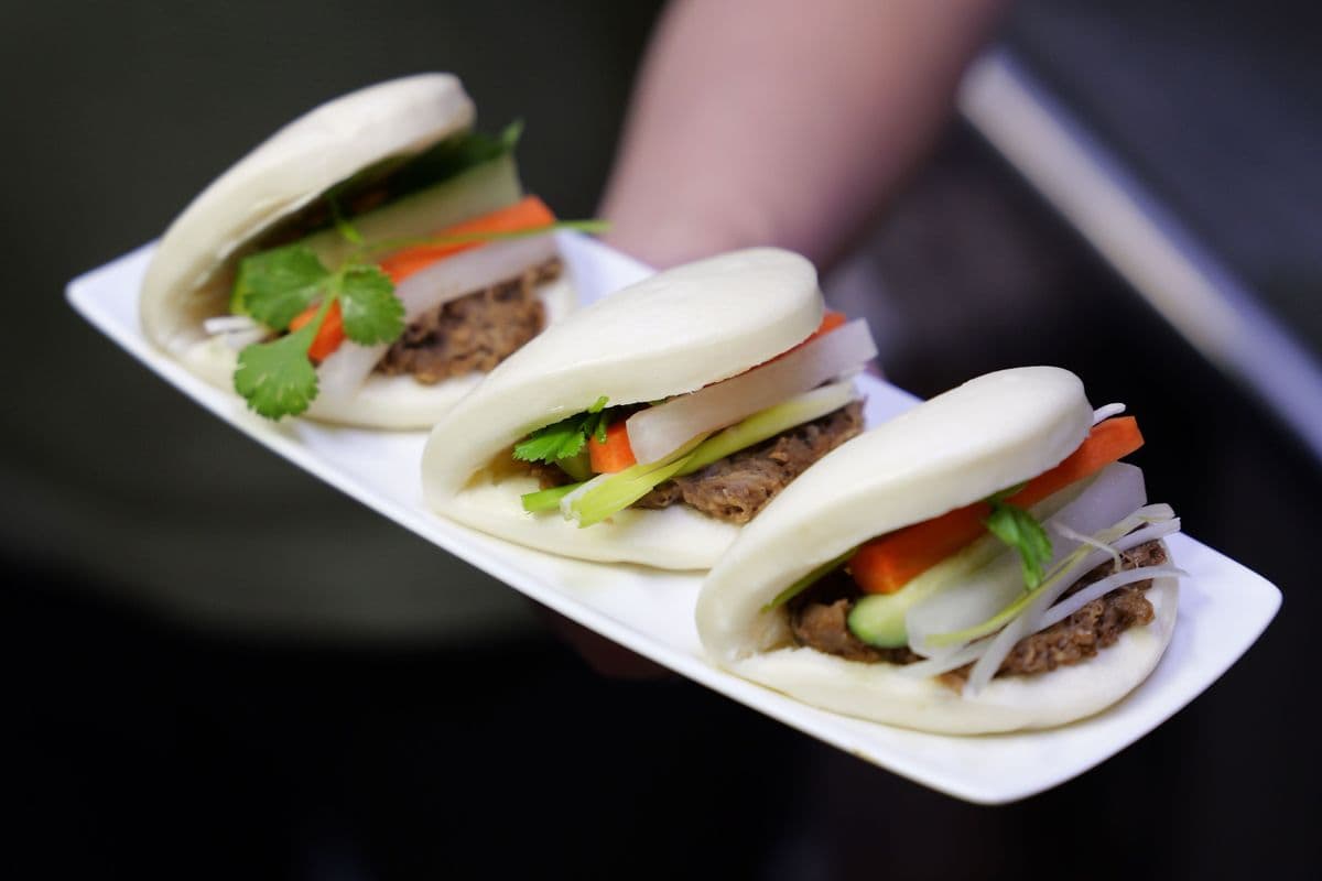 Duck Confit Sliders (Bánh Bao Vịt)
