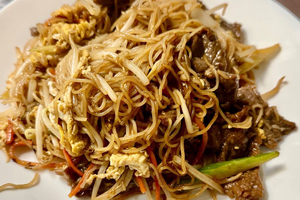 150. BBQ Pork, Chicken, or Beef Noodles