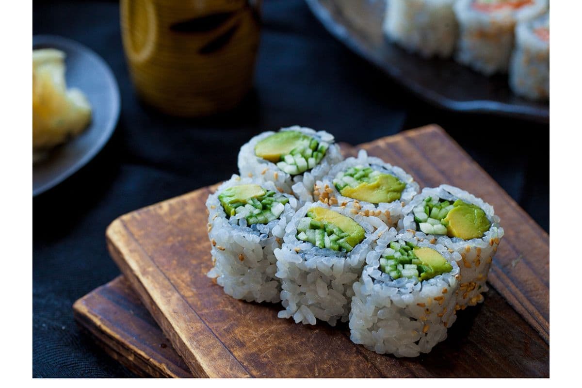 Avocado Cucumber Roll (6pcs)
