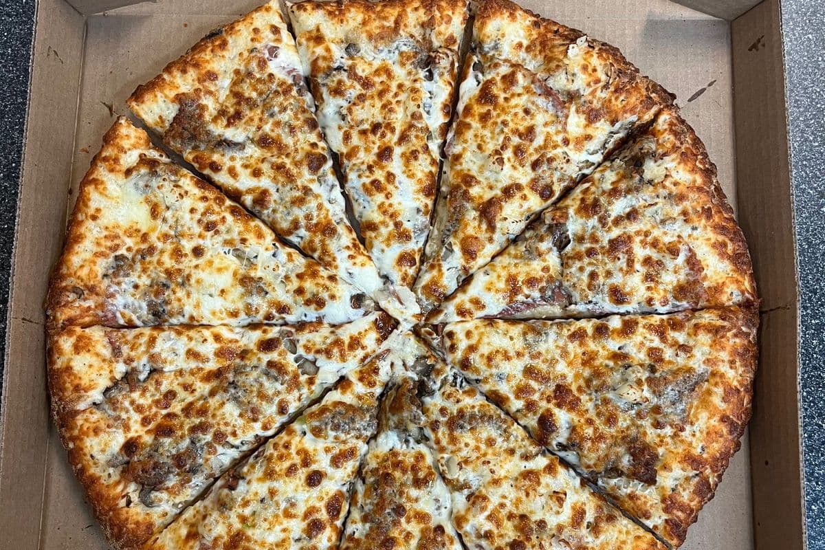 14" Maple Pizza