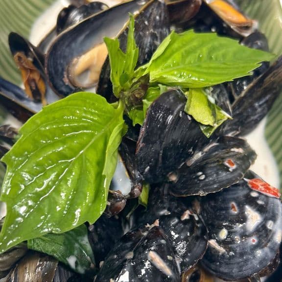 A7. Steamed Mussels
