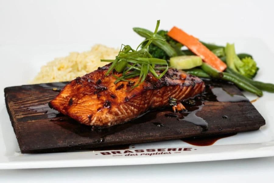 Saumon sur planche de cèdre / Cedar Plank Salmon