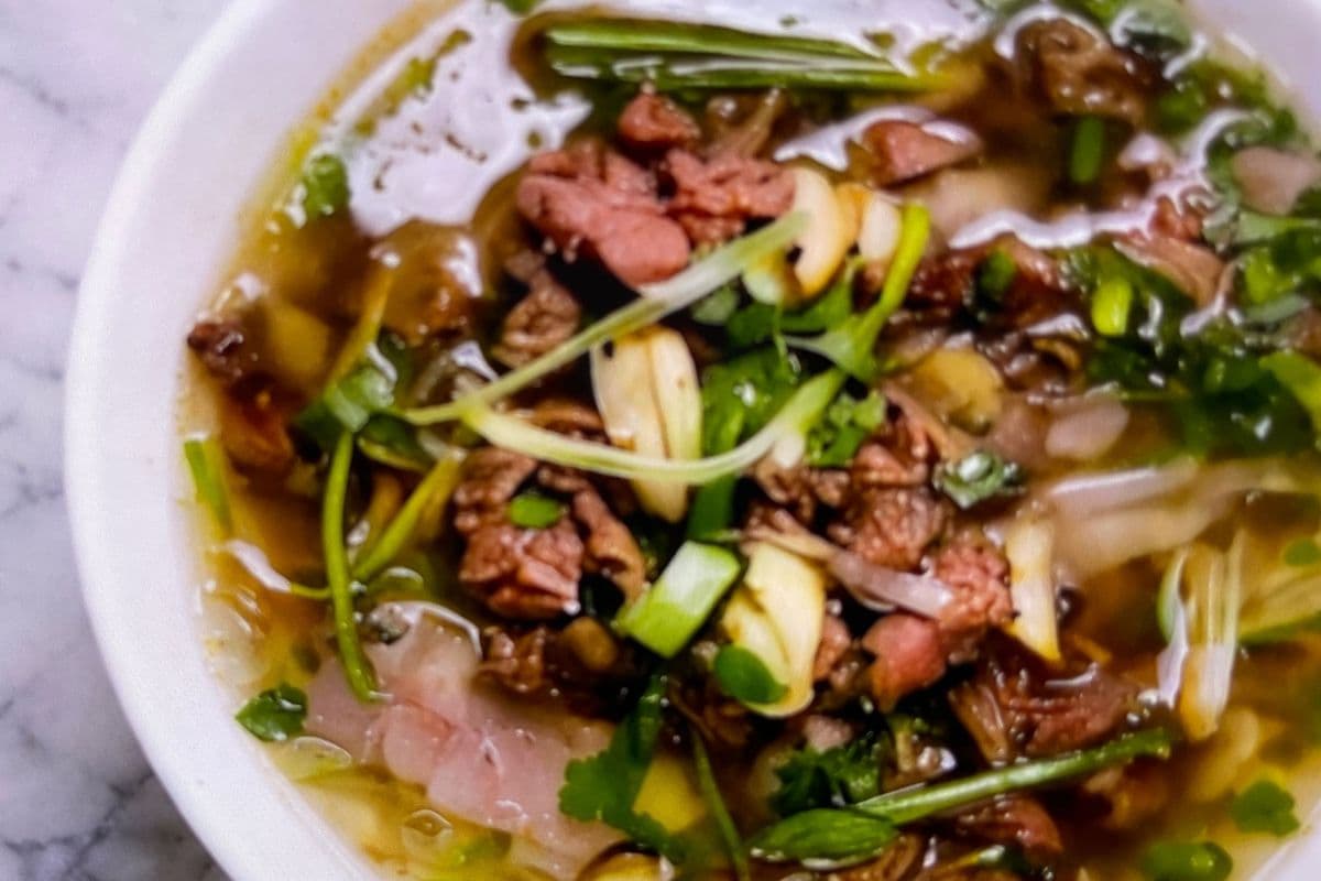 P5. Northern Vietnam Style Pho (Large Size) - Phở Tái Lăn