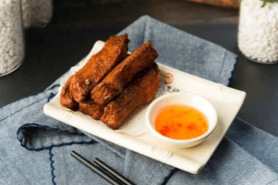 S12. Taiwaness Style Fried Fish Cake with Sweeten Chili Sauce 甜不辣
