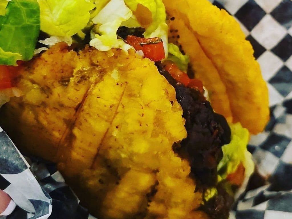 Pataconwich Variety Black beans & Pico de Gallo VG 