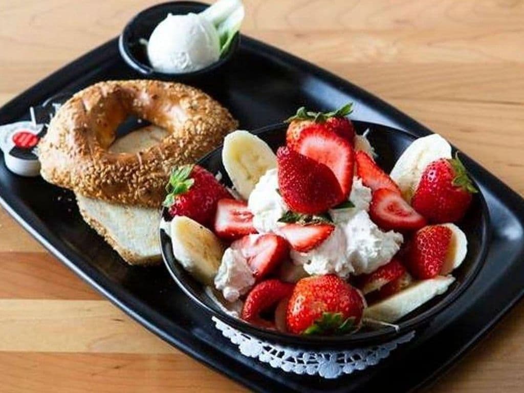 Yogourt aux fraises et bananes / Yogurt Strawberry and Banana