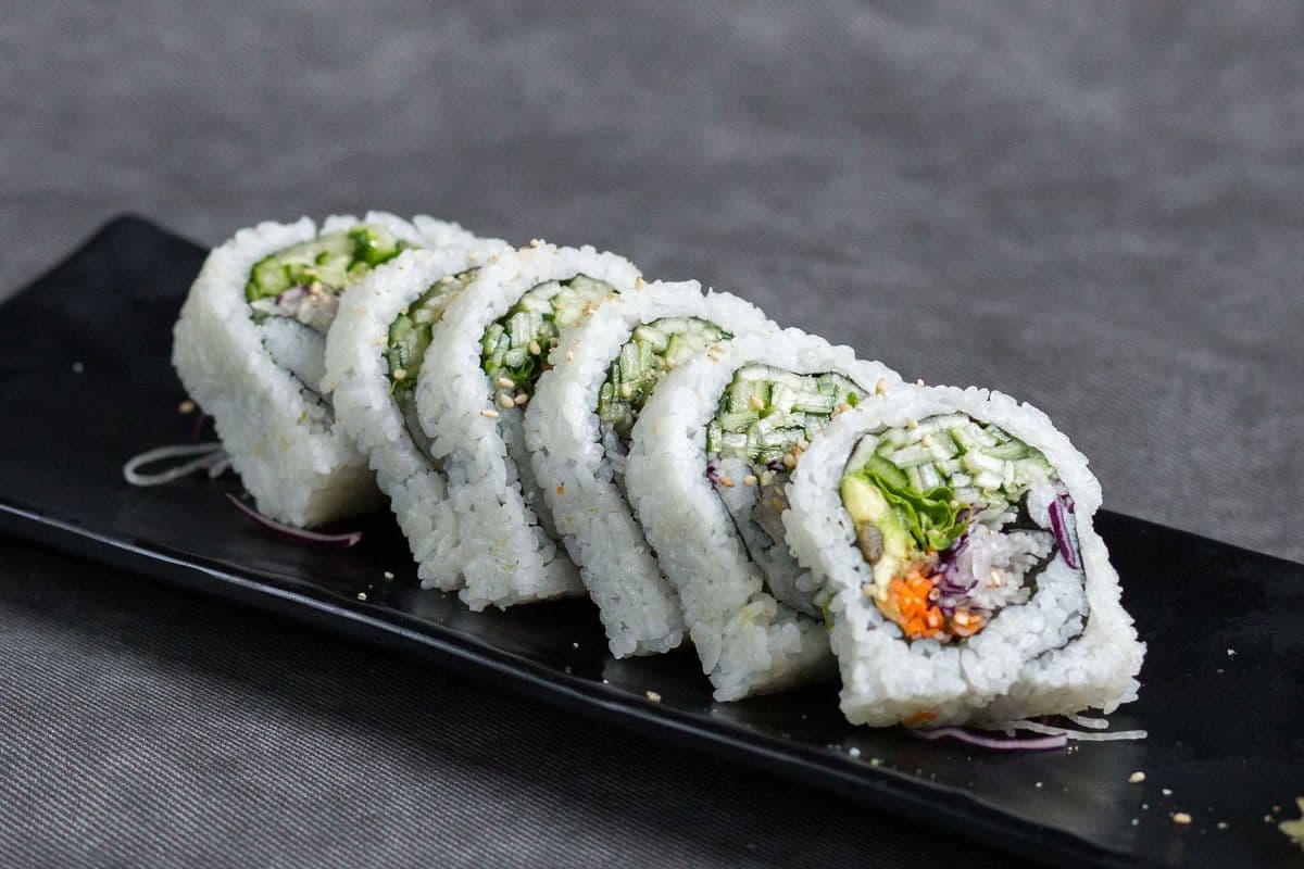 Vegetable Roll (6 pcs)