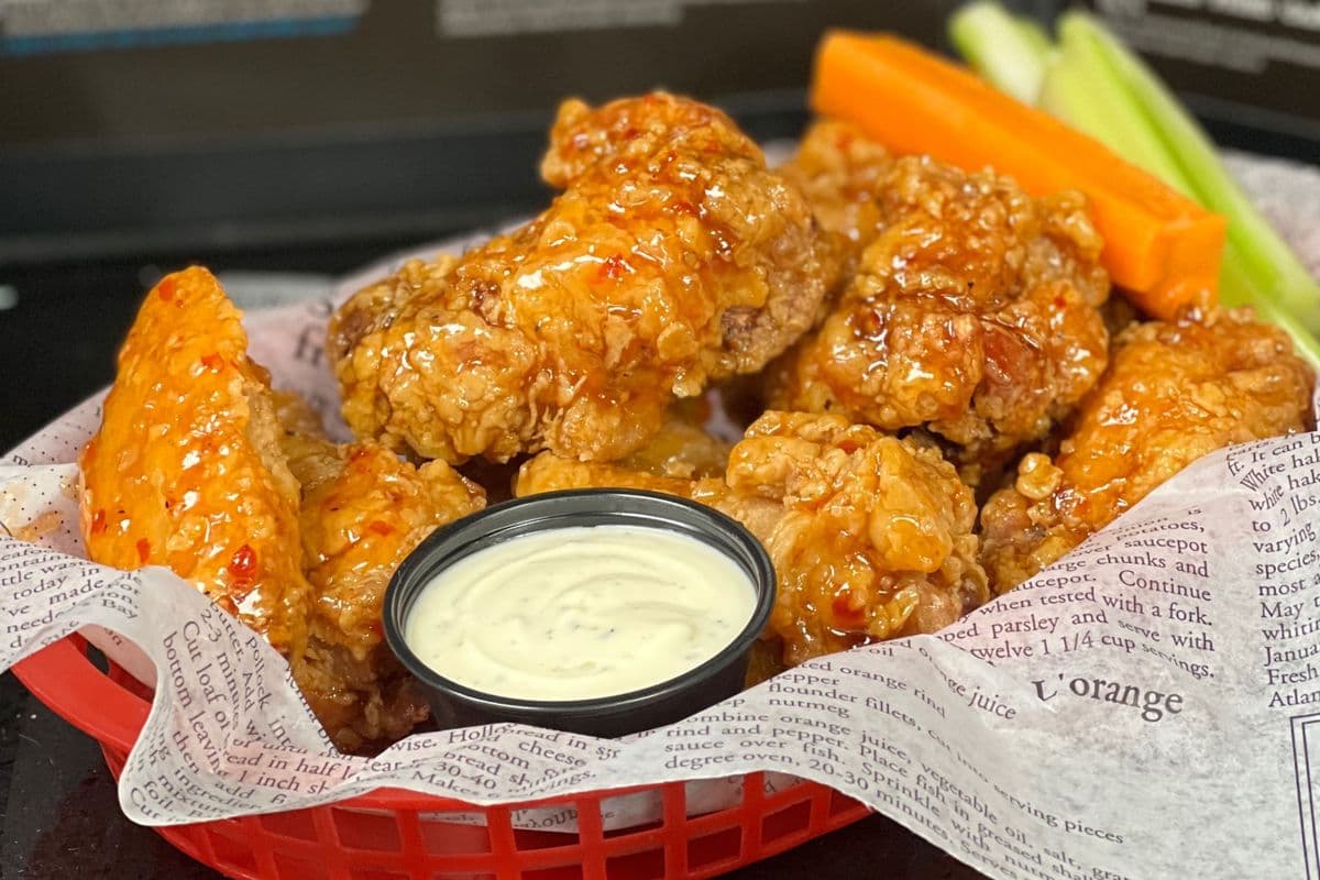 1LB signature Wings