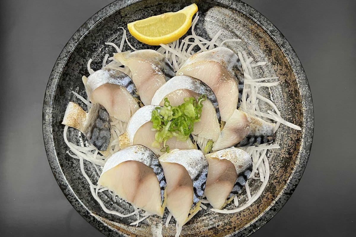 Saba Sashimi (9 pcs)