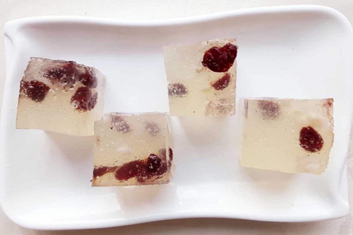 31. Lychee and Cranberry Jello