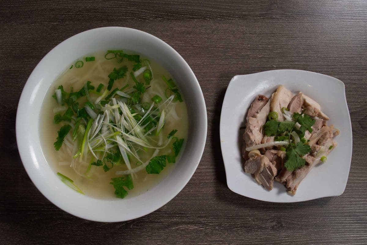P9. Large Chicken Pho Noodle Soup