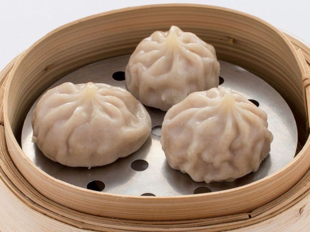 D09. Steamed Pork Dumplings (4 Pcs)
