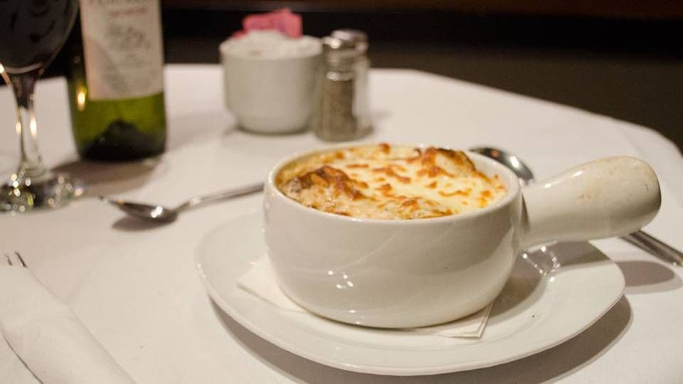 Soupe à l'oignon gratinée