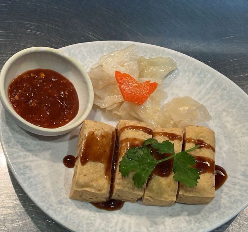 Deep-Fried Stinky Tofu / 炸臭豆腐