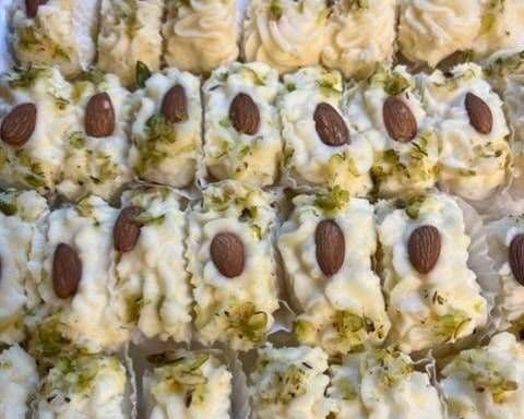 Badam Pakeejah (1 Lb)