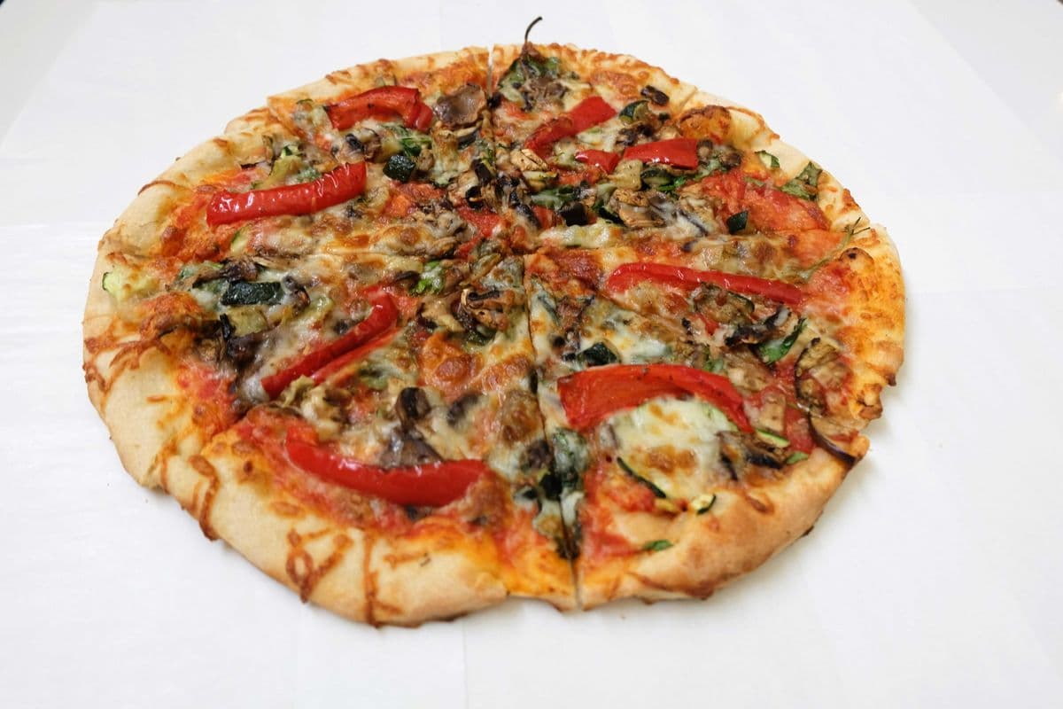 14" Pizza végétarienne / 14" Vegetarian Pizza