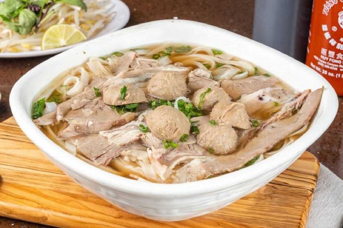 111 - Flank Brisket and Tripe Noodle Soup （百叶，牛腩粉） - Pho Nam Sach