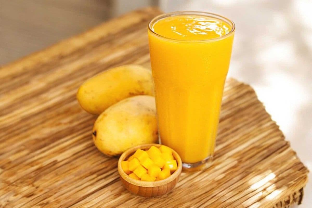 35. Fresh Mango Smoothies