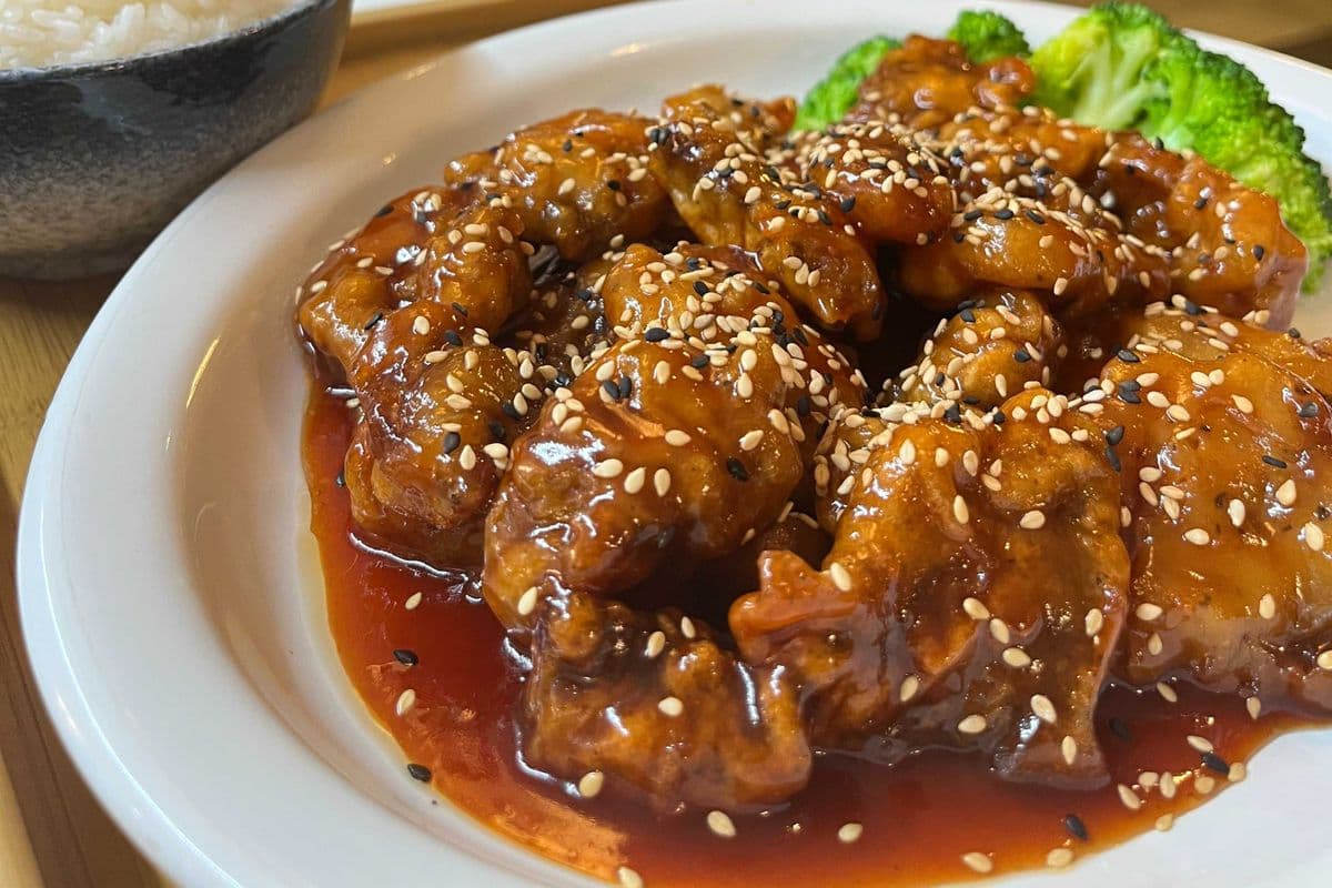 P03. Poulet croustillant au sésame / P03. Crispy Sesame Chicken