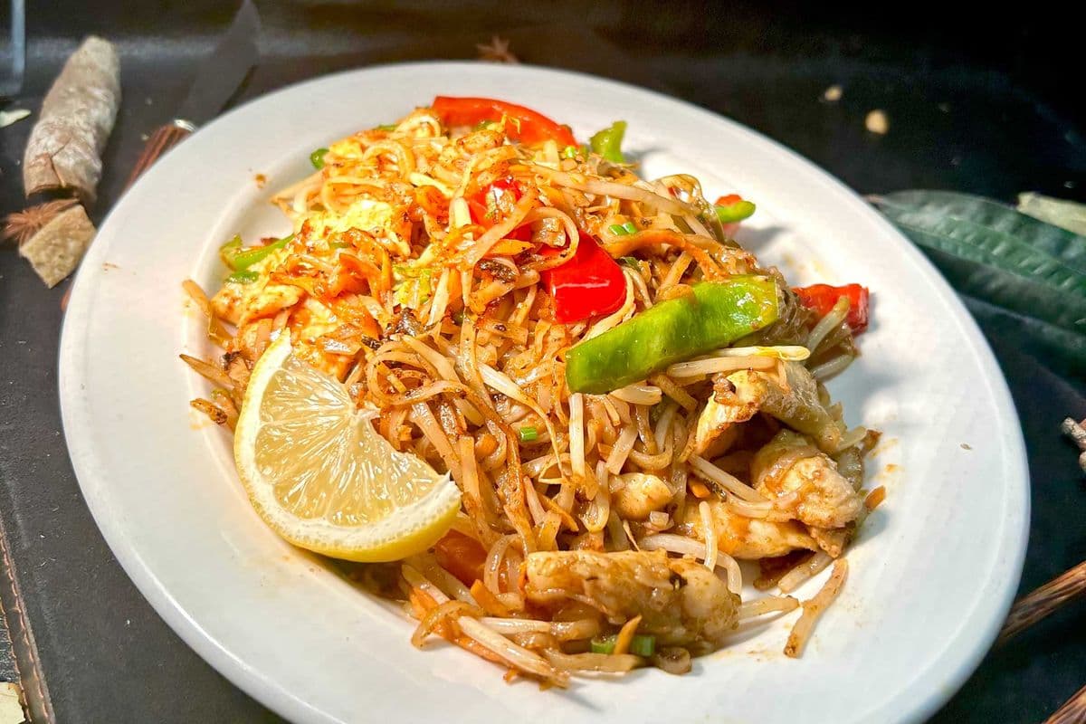175. Pad-Thai Chicken, Shrimp or Beef