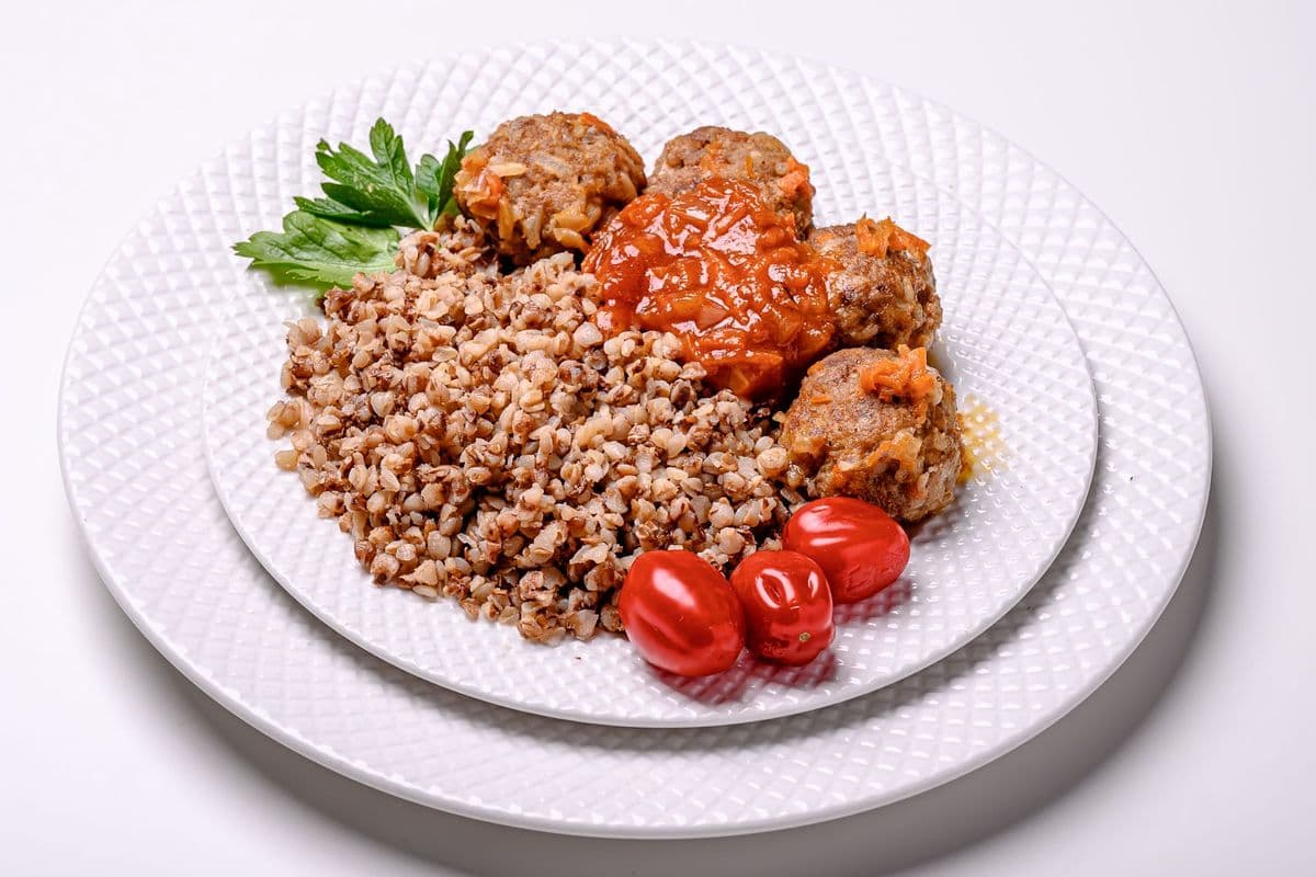 MEATBALLS in TOMATO SAUCE with SIDE DISH (4 pcs) (130 Cal)