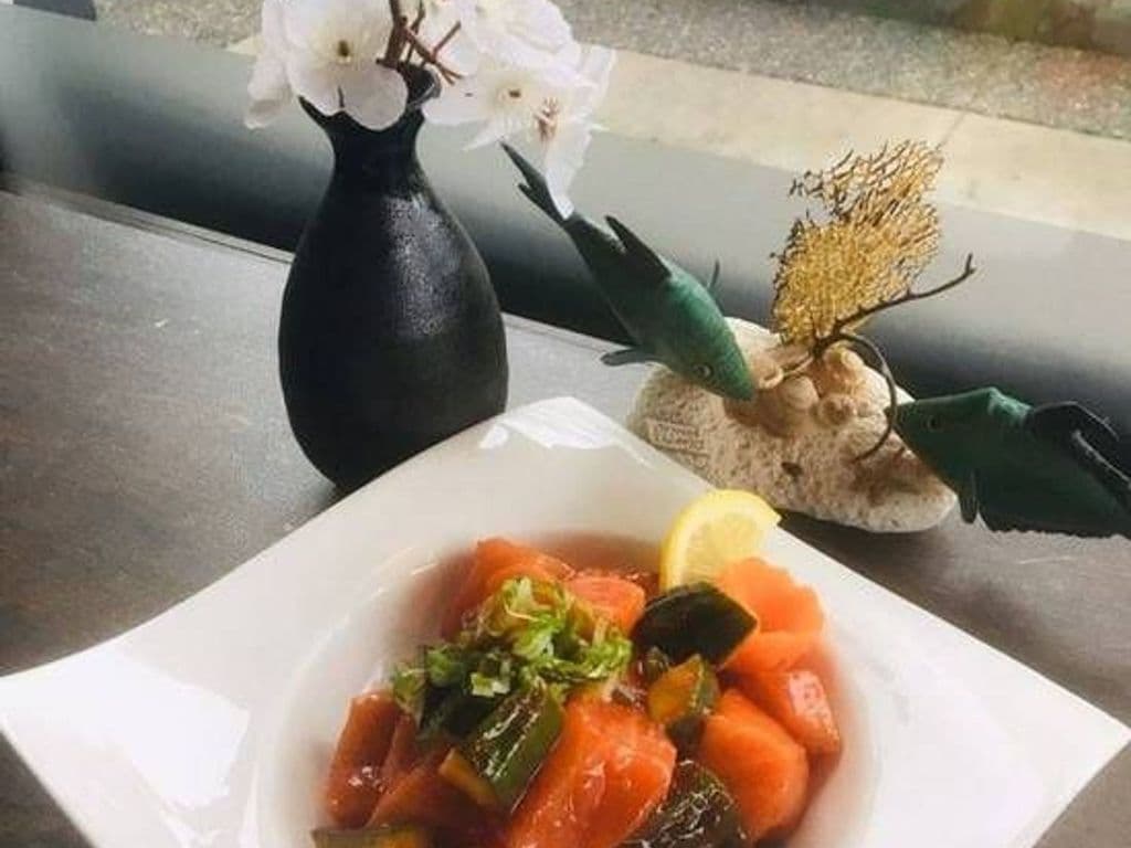 Spicy Salmon Sashimi