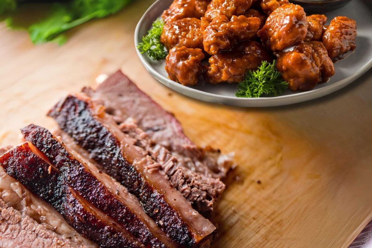 Smoked Brisket and Wings Platter