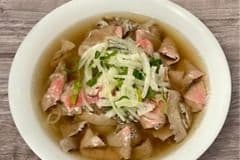 319. Rare Beef and Well-Done Beef Rice Noodle Soup