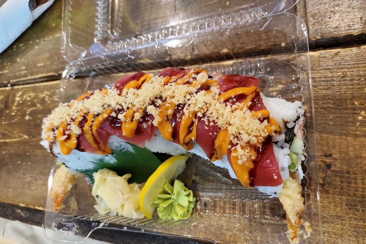 Crazy Tuna Roll (8 pcs)
